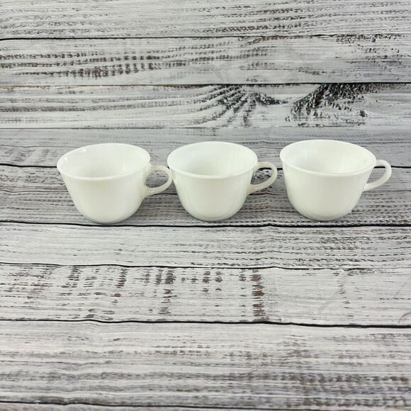 Vintage Pyrex Set of Three Solid White Tea Coffee Cups #18 #20 #24 - Picture 3 of 11